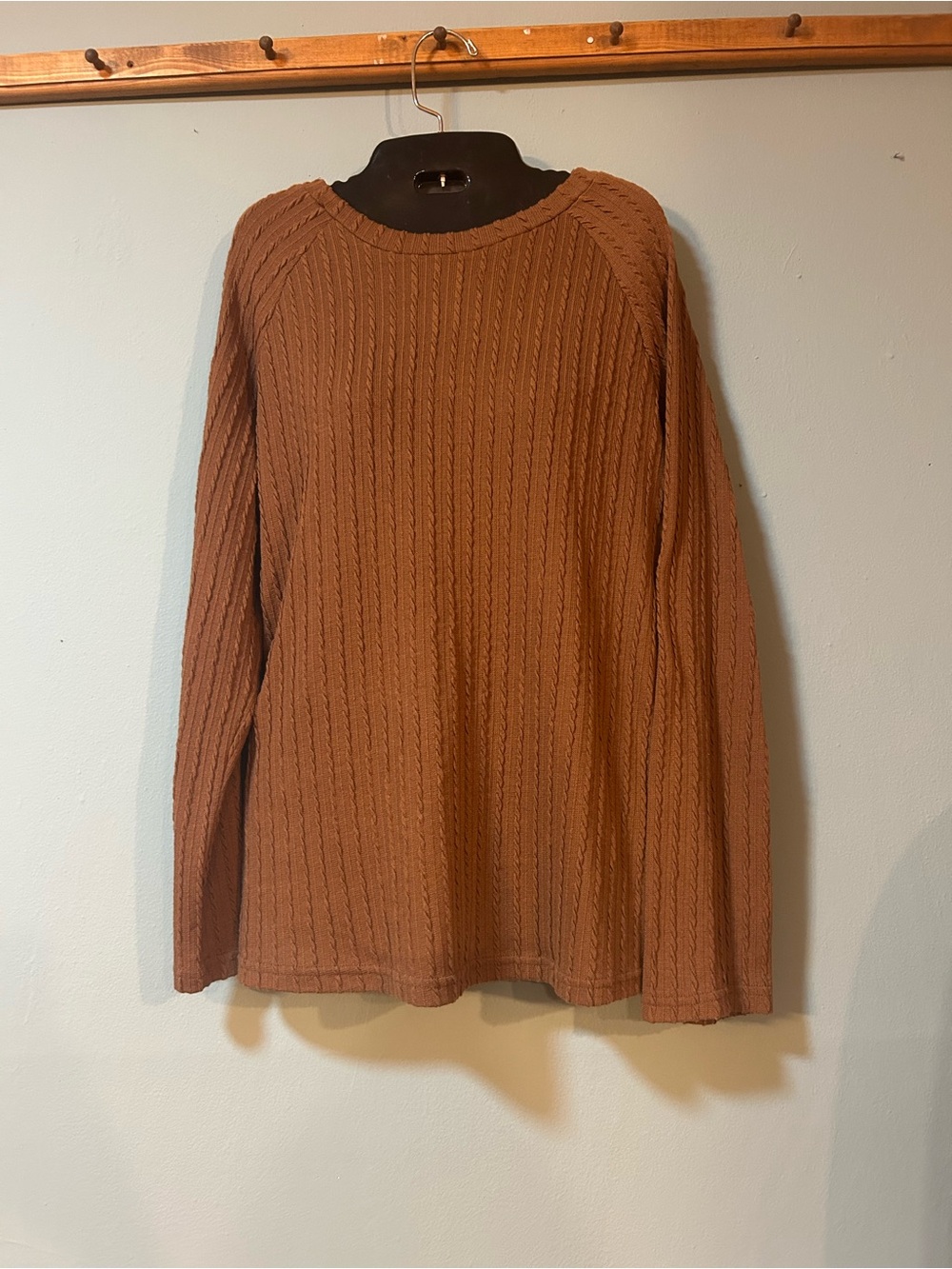 Women’s Cable Knit Long-Sleeve Sweater - Brown